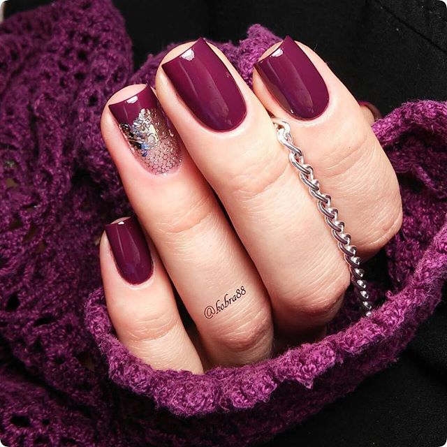 plum and wine red nails with glitter accent nail