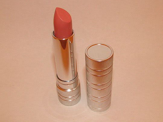 Светло розовая помада Clinique High Impact Lip Colour SPF 15 (оттенок 22 Pink Style)