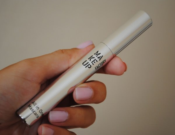 Достойная замена люксу - серая тушь для ресниц Make Up Factory All In One Mascara #2 Grey