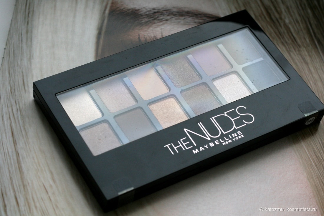 Палетка теней Maybelline New York The Nudes. Свотчи+Макияж