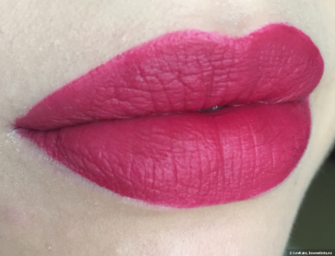 Матовая губная помада Giorgio Armani Lip Maestro Intense Velvet Color в оттенке 502