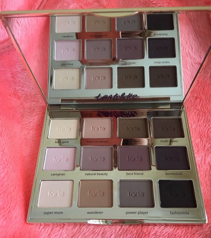Палетка матовых теней Tarte Tartelette Amazonian clay matte palette