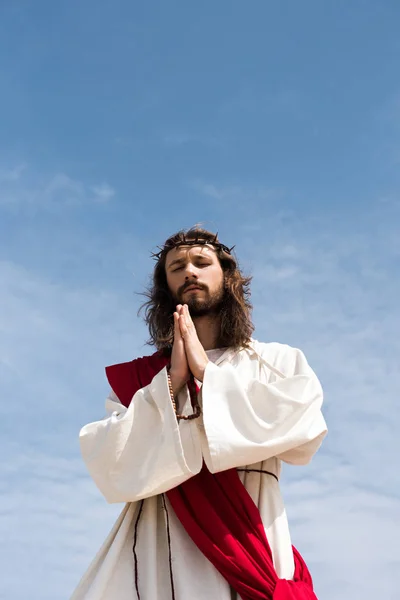 Low Angle View Jesus Robe Red Sash Crown Thorns Holding — стоковое фото